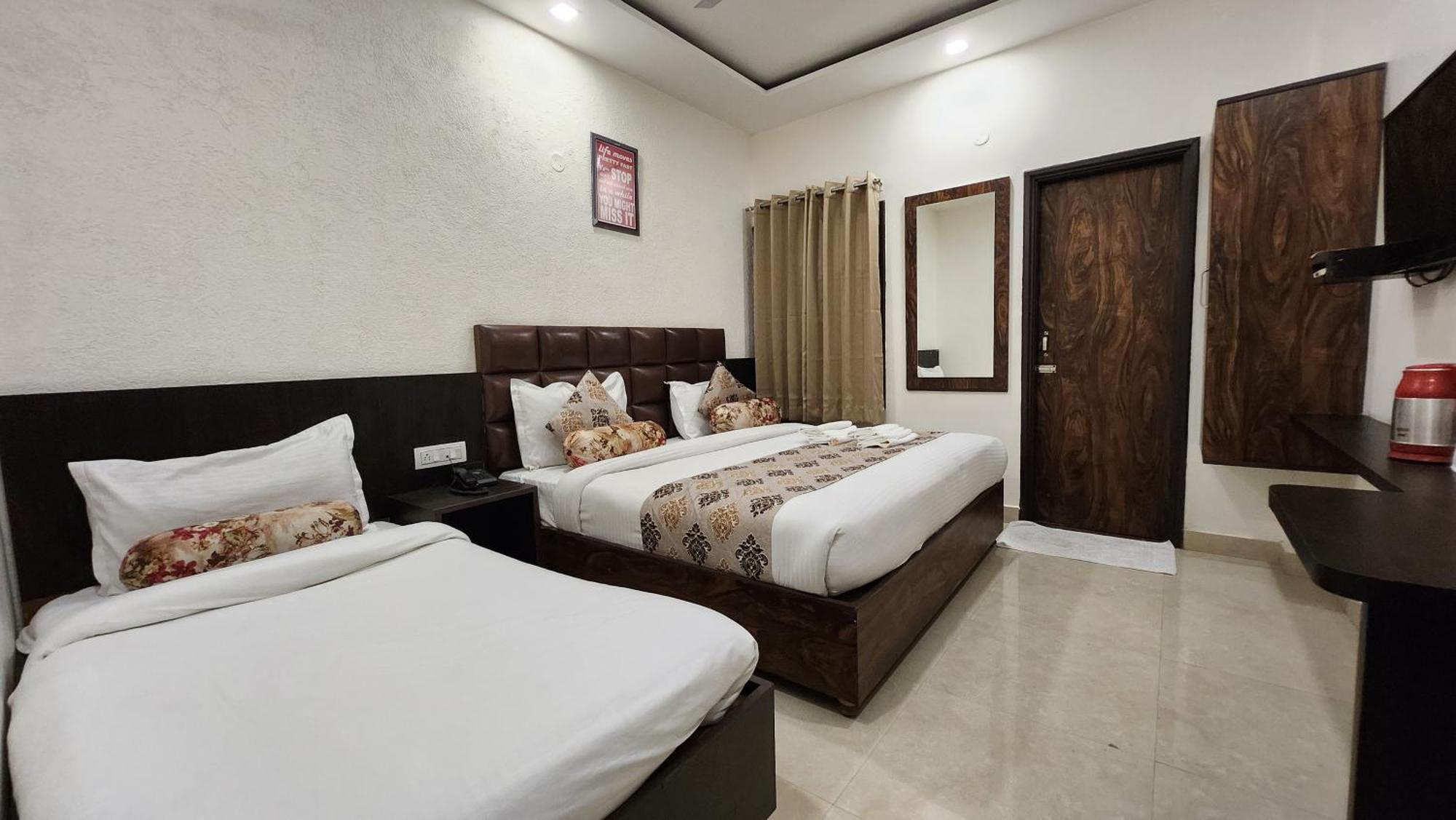 Hotel Krishna'S Near Golden Temple Amritsar Exterior photo