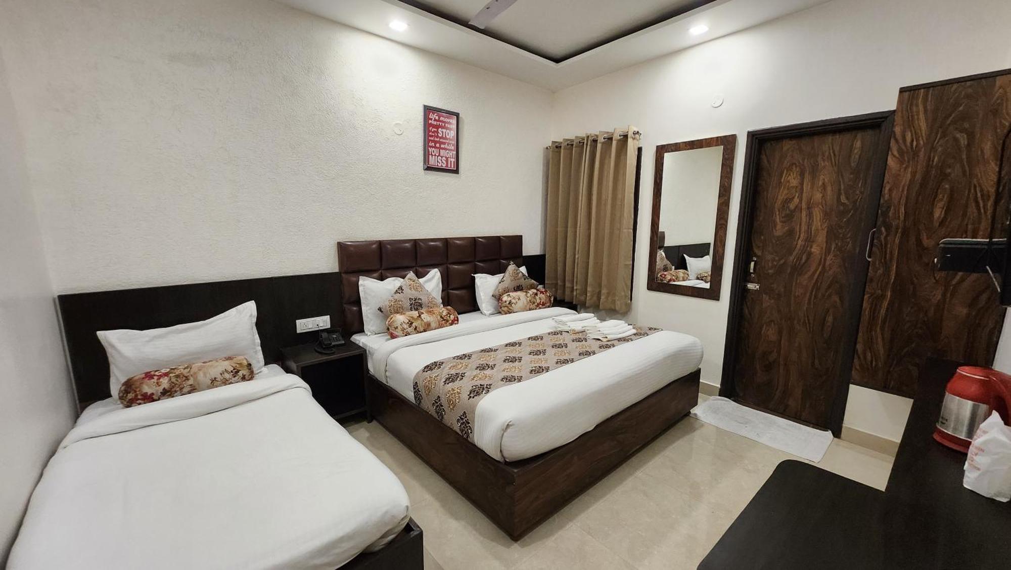 Hotel Krishna'S Near Golden Temple Amritsar Exterior photo